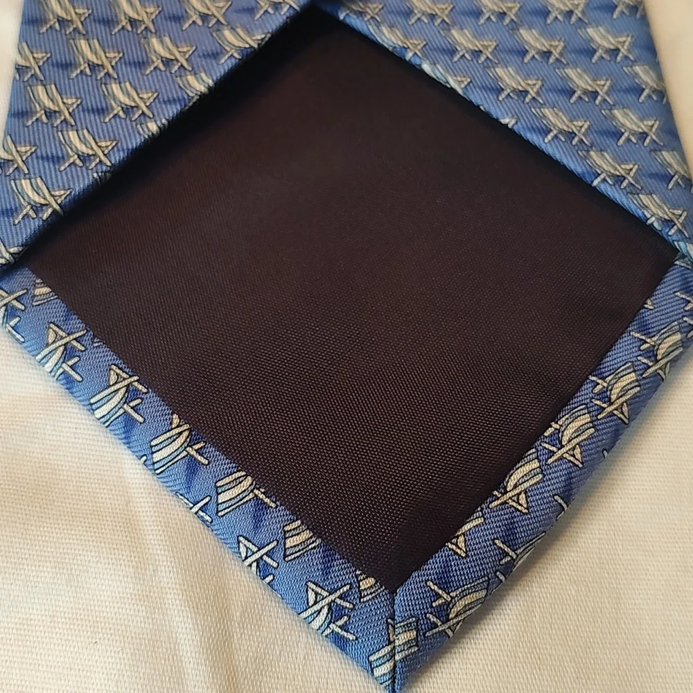 Vineyard Vines blue hand painted lounge chair tie